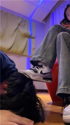 【supp】近距离-狗舌清理脏鞋底/闻白袜_HD绳艺资源