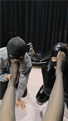 图片[11]_【猫爷】双奴争宠-清理长靴/训练/骑狗背_HD绳艺资源