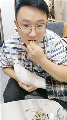 图片[2]_【青岛大混子】睡前白袜脚恋足舔【完整版】_HD绳艺资源