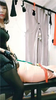 图片[10]_【梦琪】抽耳光/揪耳朵/sp高跟踩踏/吊绑【完整版】_HD绳艺资源