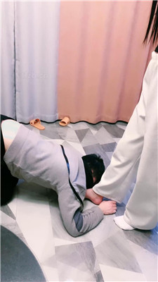 图片[11]_【大小姐S】牵狗链/跪舔脏鞋白袜/艺术闻鞋_HD绳艺资源