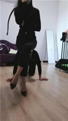 图片[9]_【凌儿女神】训练/转胯/碾压踩狗头/手铐反绑/抽耳光/关狗笼_HD绳艺资源