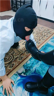 图片[2]_【西安欣】跪舔脏长靴/喂口水/臭脚捂脸/骑马_HD绳艺资源