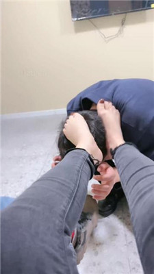 图片[16]_【鱼糯糯】双S-轮流抽耳光/虐打踢踹/揪耳朵/吸棉袜臭脚_HD绳艺资源