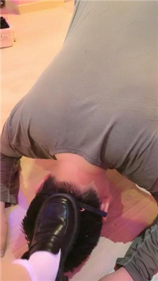 图片[3]_【蓝蓝大S】狗舌清理皮鞋脏棉袜_HD绳艺资源