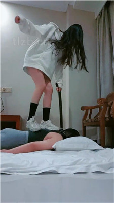 图片[10]_【梓晨】脏运动鞋踩虐/闻鞋子/骑马_HD绳艺资源