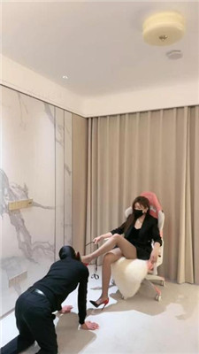 【美美子】女白领黑丝高跟诱惑同事当狗伺候_HD绳艺资源