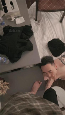 图片[3]_【娜娜米】桌底无意识踩下贱狗_HD绳艺资源