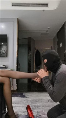 图片[10]_【皮皮】跑骚的代价-高跟长腿踩踏_HD绳艺资源