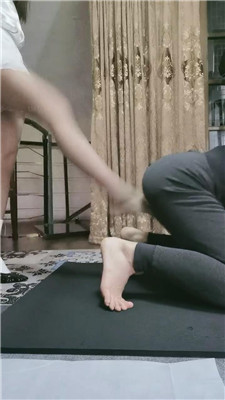 图片[27]_【游S】白袜肉丝脚踩脸窒息/袜子塞嘴踢踹/绳艺技巧掐乳_HD绳艺资源