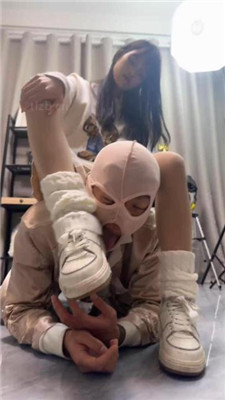 图片[11]_【樱木花道】素人首调-喂圣水/清理脏鞋底/踢踹/插嘴踩踏_HD绳艺资源