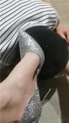 图片[3]_【灵魂晴S】跪舔高跟裸足恋足调_HD绳艺资源