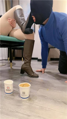 【冷御大大】吐口水/长靴踩/抽耳光/闻鞋窝/人肉坐垫/重口喂食_HD绳艺资源