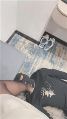 图片[15]_【赵奈奈】品尝原味黑丝高跟/骑马狗爬/臭脚捂脸【完整版】_HD绳艺资源