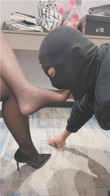 图片[3]_【赵奈奈】品尝原味黑丝高跟/骑马狗爬/臭脚捂脸【完整版】_HD绳艺资源