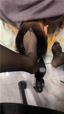 图片[18]_黑丝脚踩/训练/清理鞋底/洗脚水窒息/喂食_HD绳艺资源