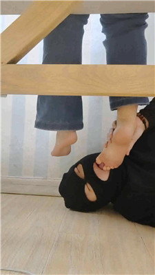 图片[9]_【樱樱】桌底视角-高中生S让狗除脚臭【下】_HD绳艺资源