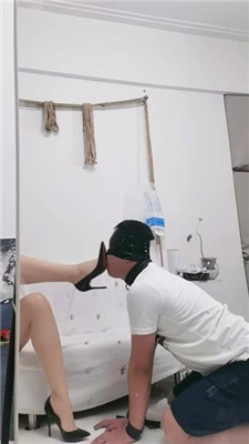 图片[3]_【沫沫sama】素人S首调-戴狗链手铐/虐乳高跟踩/脚耳光_HD绳艺资源