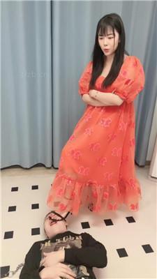 图片[18]_【猫咪大大】狗链拴住遛狗/骑马训练/清理脏鞋底/舔地板/圣水内裤_HD绳艺资源