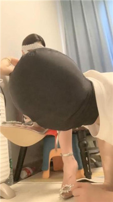 图片[3]_【DSisley】车模S-高跟凉鞋美腿诱惑狗_HD绳艺资源