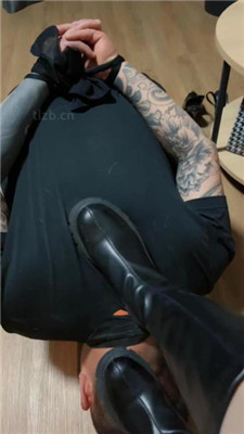 图片[5]_【莉宝儿】长靴肉丝美腿踩/下跪狂抽耳光/艺术闻鞋_HD绳艺资源