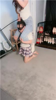 图片[8]_【梦幻大大】母畜-骑脖转胯/耳光/踩狗爪/喂口水/跪舔帆布鞋/塞嘴_HD绳艺资源