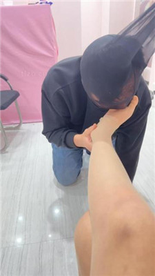 图片[11]_【大一诗诗】跪舔肉丝高跟/踩踏/脚插嘴_HD绳艺资源