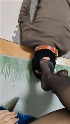 图片[17]_【平凡】骑马训练/跪舔黑丝高跟/清理脚趾/关狗笼_HD绳艺资源