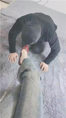 【灵竹】红高跟恋足跪舔/吮吸脚趾_HD绳艺资源