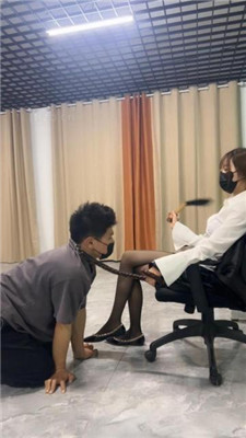 图片[5]_黑丝脚踩/训练/清理鞋底/洗脚水窒息/喂食_HD绳艺资源