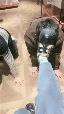 图片[6]_【子衿】双奴-磕头求虐/踩踏/碾压狗爪/舔脏鞋底/袜子塞嘴_HD绳艺资源
