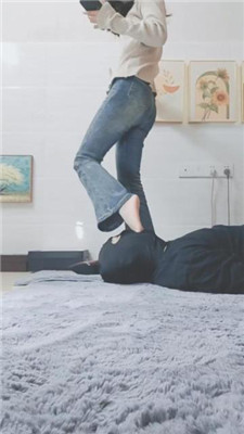 图片[9]_【灵竹】红高跟恋足跪舔/吮吸脚趾_HD绳艺资源