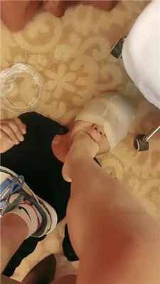 图片[3]_【诗恩大大】清理脏鞋底/踩踏喂食/脚插嘴_HD绳艺资源