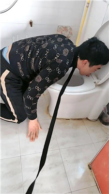 图片[17]_【刘二狗】沦为金融白领的擦鞋工具_HD绳艺资源