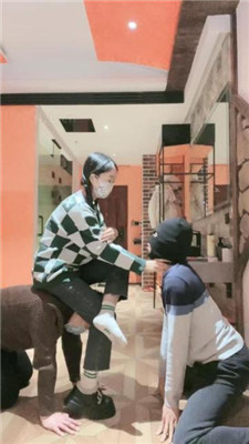 图片[12]_【子衿】双奴-磕头求虐/踩踏/碾压狗爪/舔脏鞋底/袜子塞嘴_HD绳艺资源