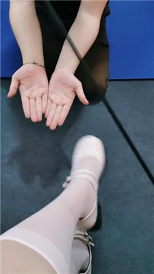 【冰薇】跪舔皮鞋白丝/坐脸窒息踩踏_HD绳艺资源