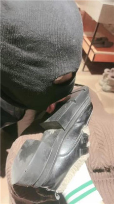 图片[8]_【子衿】双奴-磕头求虐/踩踏/碾压狗爪/舔脏鞋底/袜子塞嘴_HD绳艺资源