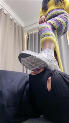 图片[9]_【cc.s】训练抽耳光/小白鞋白袜踩/脏鞋底/脚插嘴_HD绳艺资源