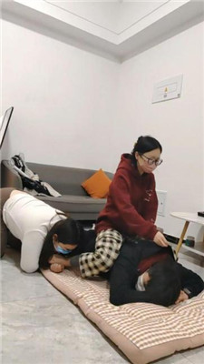 图片[3]_【樱樱】情侣主-让闺蜜下跪伺候-骑狗背/踩踏/奴下奴【四】_HD绳艺资源