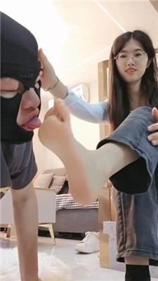 图片[17]_【嘉妮】运动后脏鞋臭袜踩虐_HD绳艺资源