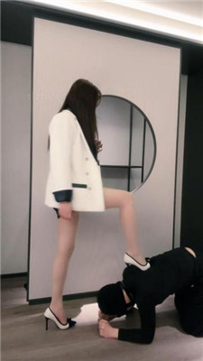 图片[15]_【琪琪大人】跪求圣水/舔高跟肉丝美腿/胯下辱/臭脚捂脸_HD绳艺资源