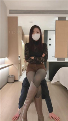 【晓雅】长靴女神-人肉坐垫/碾压踩/数据线抽/夹手指_HD绳艺资源