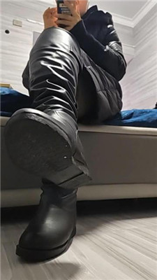 图片[3]_【格桑】狗儿子居然喜欢我的臭脚丫_HD绳艺资源