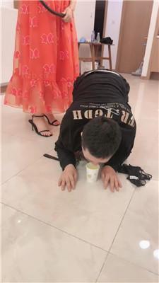 图片[22]_【猫咪大大】狗链拴住遛狗/骑马训练/清理脏鞋底/舔地板/圣水内裤_HD绳艺资源