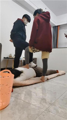 图片[4]_【樱樱】情侣主-让闺蜜下跪伺候-全体重踩踏【三】_HD绳艺资源