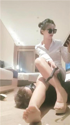 图片[30]_【美璐大大】高跟踩踏/玉足喂食_HD绳艺资源