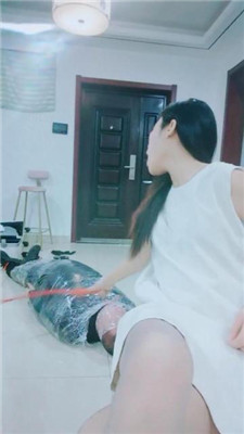 图片[16]_【千寻大大】高跟踩虐木乃伊地毯狗【完整版】_HD绳艺资源