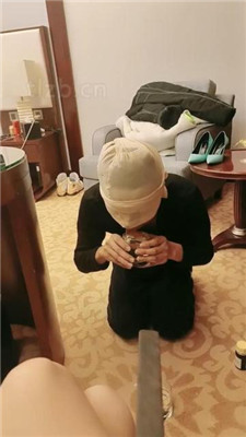 图片[10]_【诗恩大大】清理脏鞋底/踩踏喂食/脚插嘴_HD绳艺资源