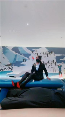 图片[18]_【美娜格格】白领S-黑丝高跟美腿-腿绞窒息/掐乳/臭脚捂脸/跳踩_HD绳艺资源