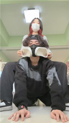 图片[6]_【朱砂痣】运动鞋棉袜裸足-男友变狗全过程_HD绳艺资源